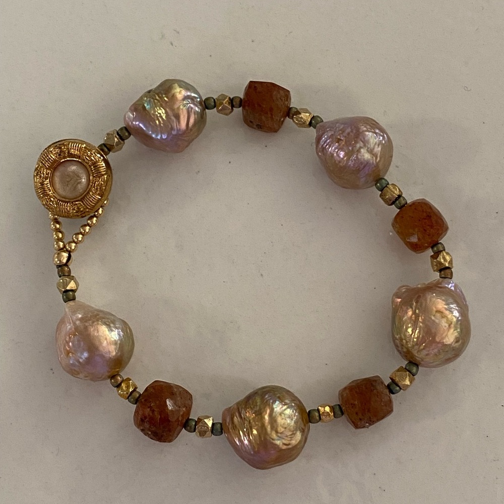 Elegant Gold and Brown Beaded Bracelet